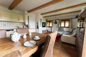 Interior - Vacation home with sauna, whirlpool, barbecue hut and party room! Ideal for celebrations (Grassau)