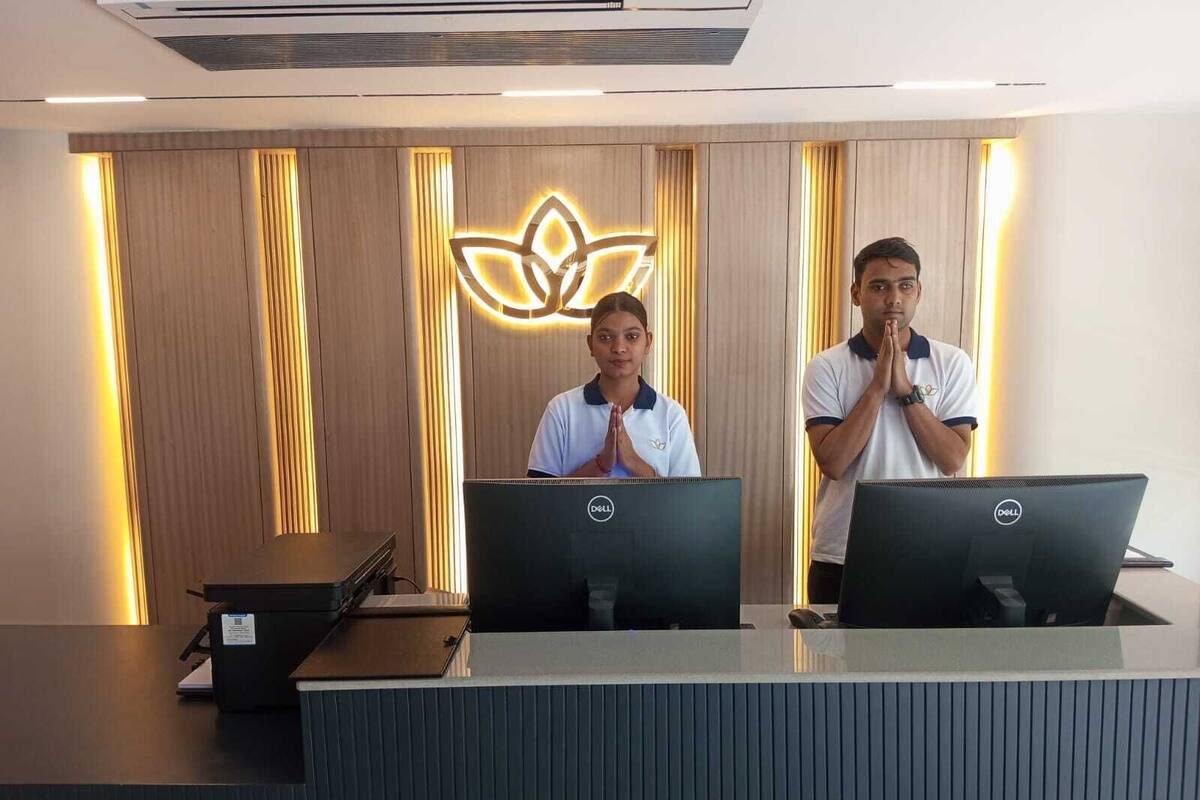 Deluxe Room, Balcony, City View | Lobby