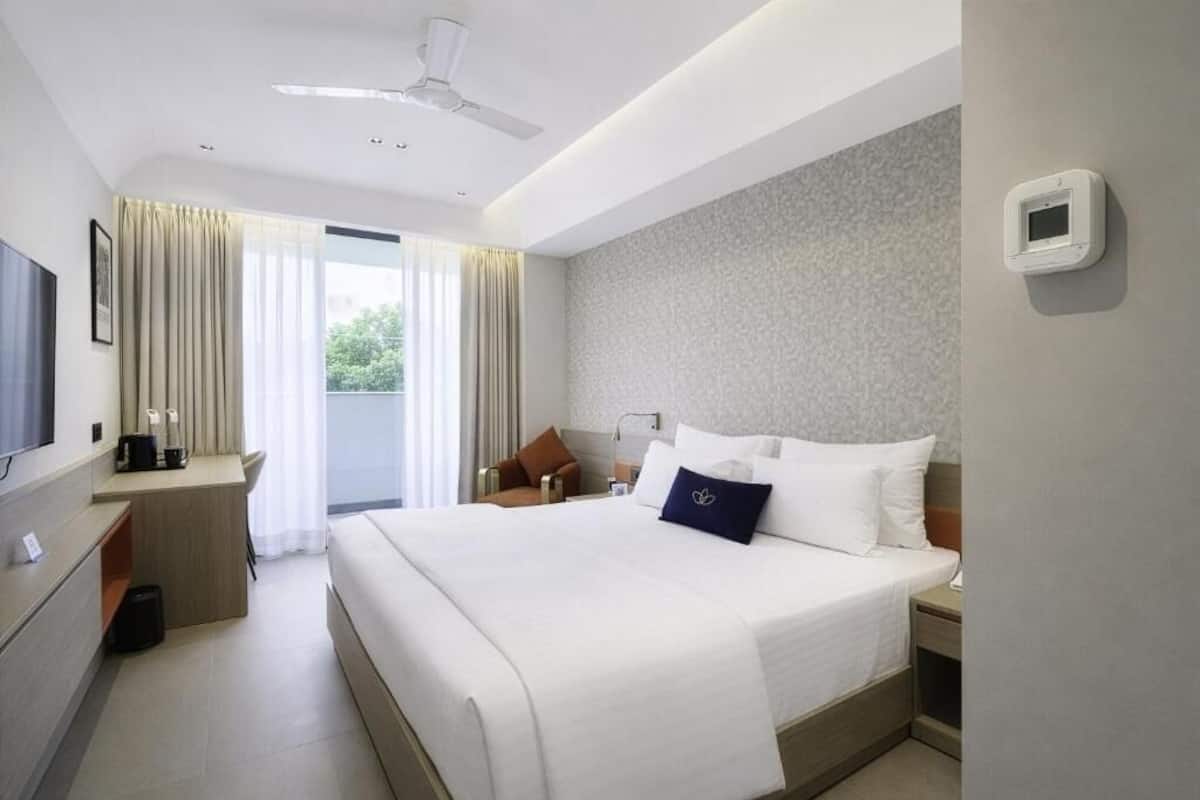 Minibar, laptop workspace, blackout drapes, soundproofing