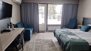 Superior Twin Room, Patio, Lake View | Iron/ironing board, wheelchair access