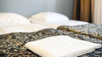Tabla de planchar con plancha y acceso para silla de ruedas