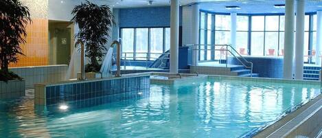 2 piscines couvertes
