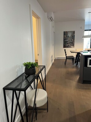 Dining - Monthly rentals only in the center of old Quebec City (Québec)