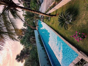 Suite Deluxe, vue lac | Piscine