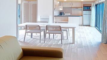 Cottage | Dining