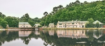 Lake View Cottage With Terrace for 6