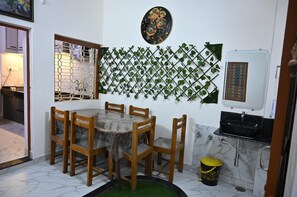Villa | Dining - Shri Jee Kunj Homestay (Varanasi)