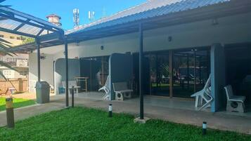 总统开间套房, 泳池景观 | 露台