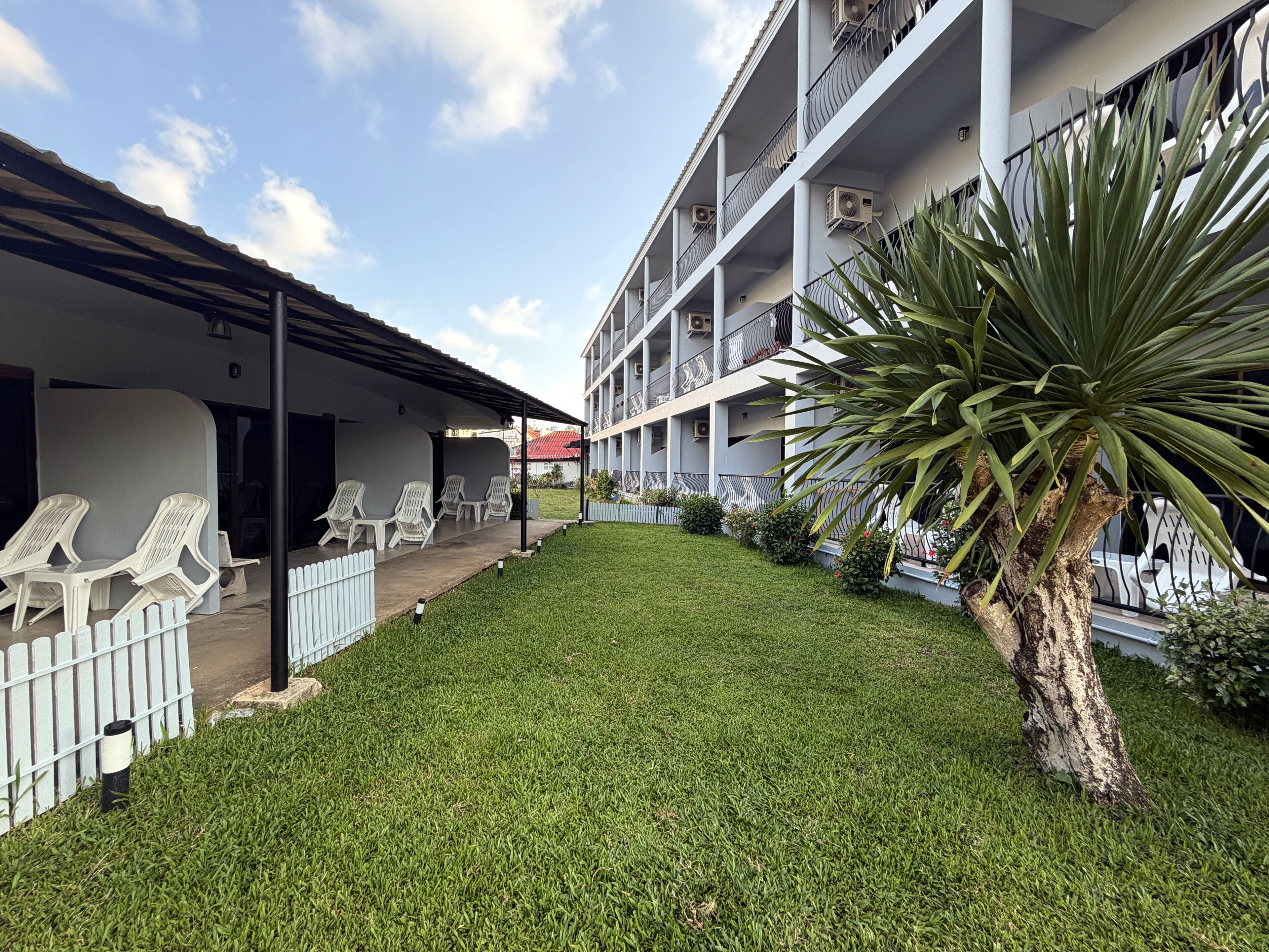 Studio Suite Presidensial, pemandangan kolam renang