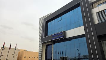 واجهة المنشأة