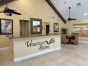 Dining - Cozy 2-bedroom/2 bath Condo in beautiful Ft Myers Florida. Many amenities! (Fort Myers)