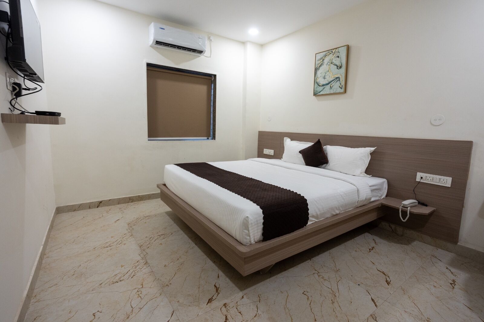 Standard Double or Twin Room | Desk, laptop workspace, free WiFi
