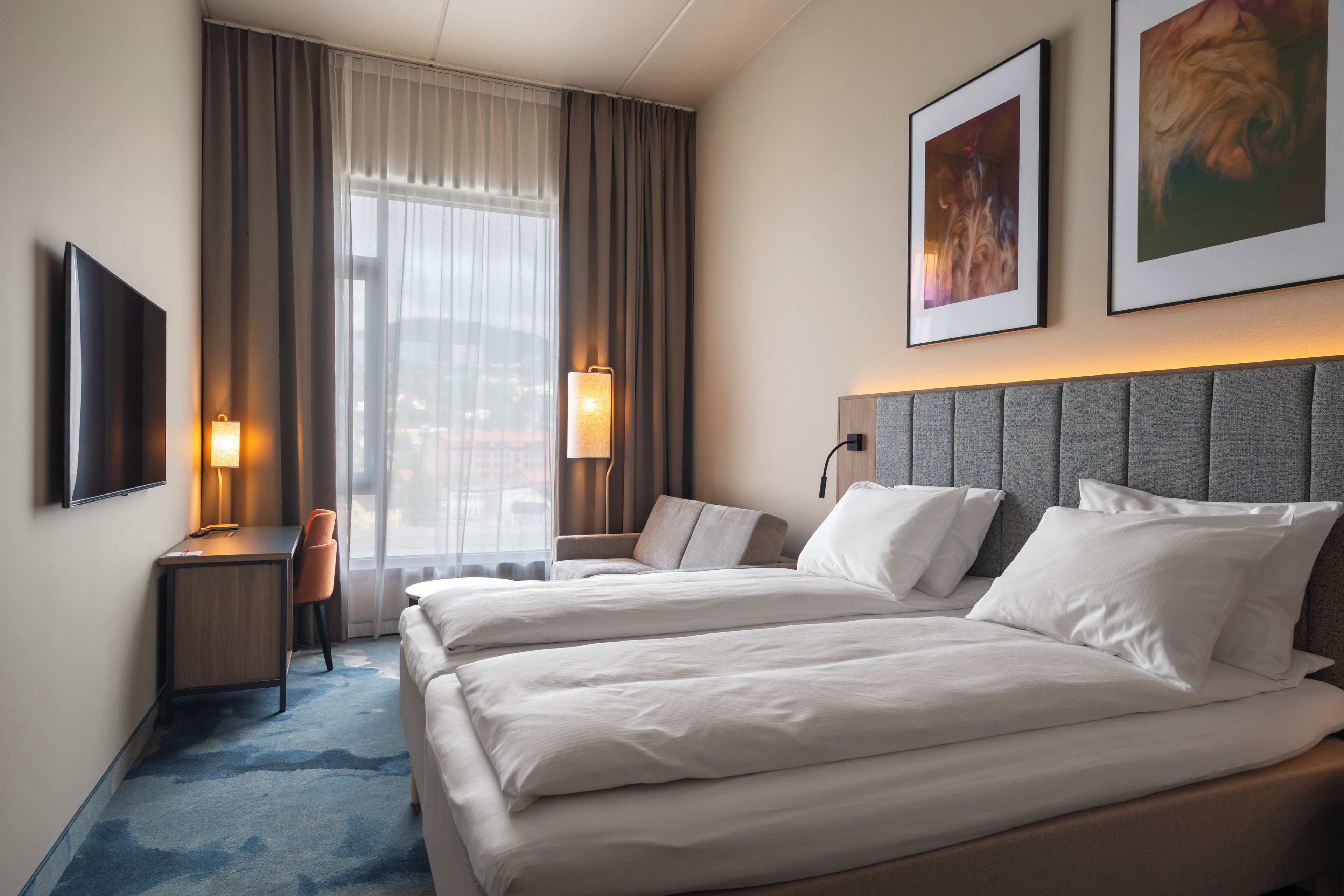 Superior Twin Room, Non Smoking | In-room safe, desk, laptop workspace, blackout drapes