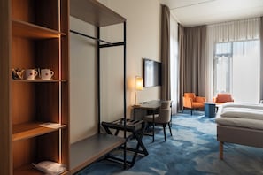Superior Room, Non Smoking | In-room safe, desk, laptop workspace, blackout drapes