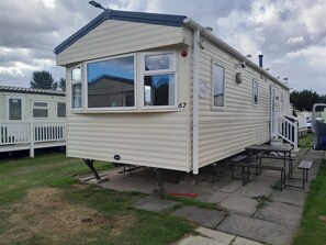 Exterior - Chalet Sleeps 6 With Lake Views Parking (Skegness)