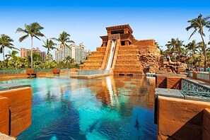 Pool - Harborside Resort, Paradise Island - 2 Bedroom Lock-Off - Atlantis Resort Access (New Providence)