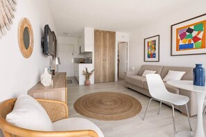 TV - Studio city center free parking (Saint-Tropez)