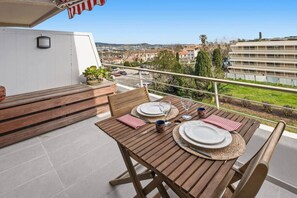 Outdoor dining - Studio city center free parking (Saint-Tropez)