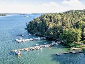 المنشأة من الخارج