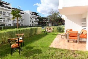 Outdoor dining - Pleasant 2-bedroom apartment with AC in Cabo Negro (Cabo Negro)