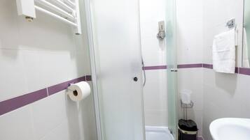 Classic Double Room | Bathroom