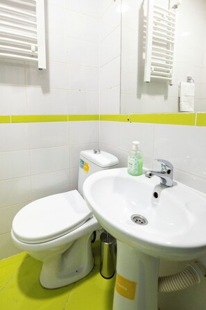 Superior Double Room | Bathroom - Beo City Apartmani (Belgrade)