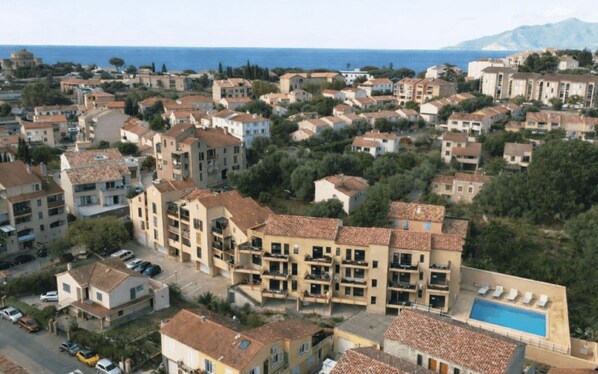 Exterior - Enjoy an exceptional location in a new residence with 14 apartments. (Saint-Florent)