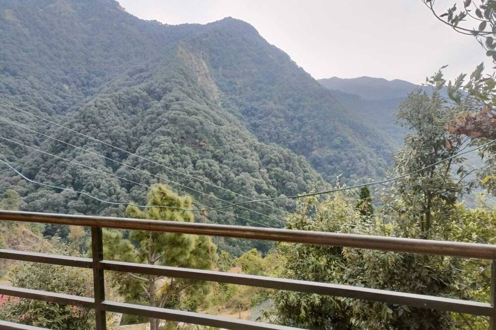 Hidden Valley Homestay Pangot
