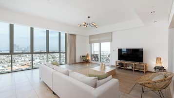Luxury Apartment, 3 Bedrooms, Balcony, Partial Ocean View | Living area