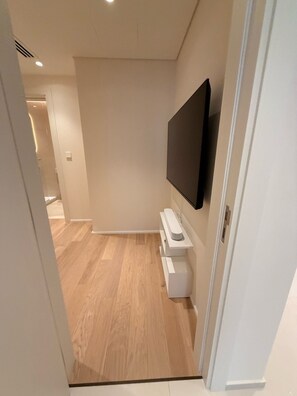 Departamento clásico, 2 habitaciones, balcón, vista parcial al mar | Área de sala de estar