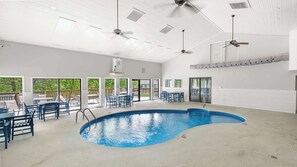 Pool - Daylight Cove Lakefront Chic (Lake Ozark)