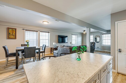 Walkable Stay Near Hudson River, Dining & Shopping