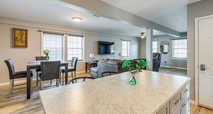 Walkable Stay Near Hudson River, Dining & Shopping