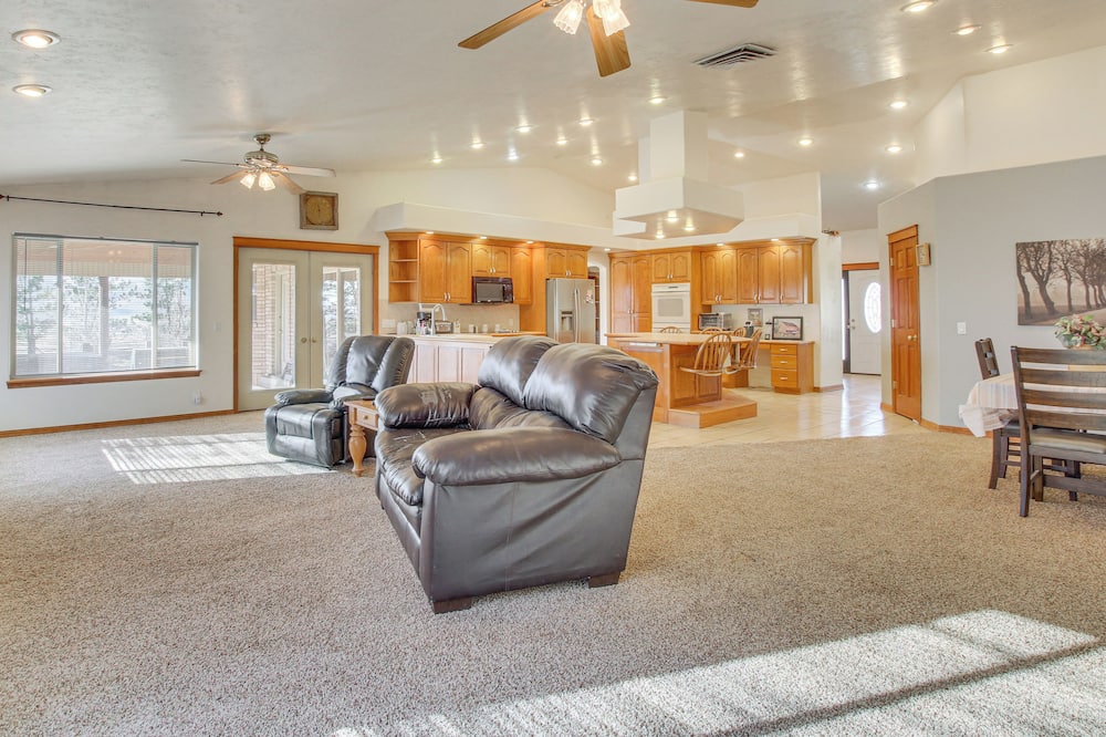 Lake Access & Yard! Mtn-view Malad City Getaway - Snowville, UT