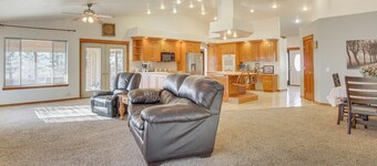 Lake Access & Yard! Mtn-view Malad City Getaway