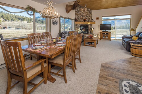 New in Big Sky! Patio, Fireplace, Minutes from Town Center!