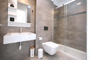 Shower, hair dryer, towels, soap - Casa Aire de Mar (Caleta de Vélez)