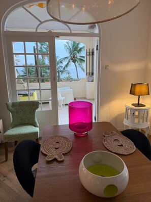 Interior - Seaview apartment in a prime location beach 5 min away resort with swimming pool (Willemstad)