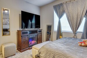 House (4 Bedrooms) | Interior - Wfh-friendly Casa Grande Home 3 Mi to Golf Course (Casa Grande)