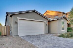 House (4 Bedrooms) | Interior - Wfh-friendly Casa Grande Home 3 Mi to Golf Course (Casa Grande)