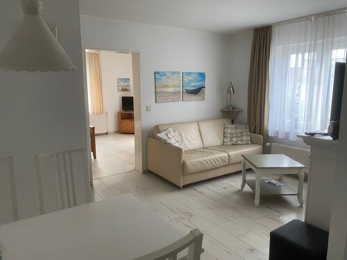 Cozy 2-Room Apartment with Northwest-Facing Balcony – Close to the Beach in Dahme