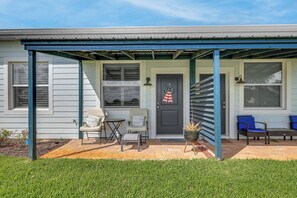 Apartment (3 Bedrooms) | Interior - Pool Access + Course View: Golf Getaway in Sebring (Sebring)