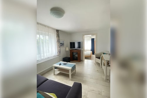 Praktische 2-Zimmer-Familienwohnung mit Terrasse und Gartenzugang