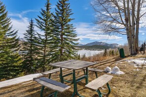 Interior - Steps to Lake Dillon & Main St! All-season Escape (Dillon)