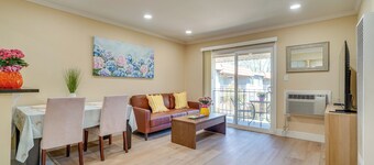 Walkable Pleasanton Condo Near Downtown w/ Balcony