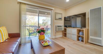 Walkable Pleasanton Condo Near Downtown w/ Balcony
