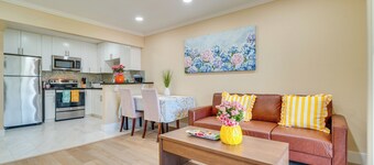 Walkable Pleasanton Condo Near Downtown w/ Balcony