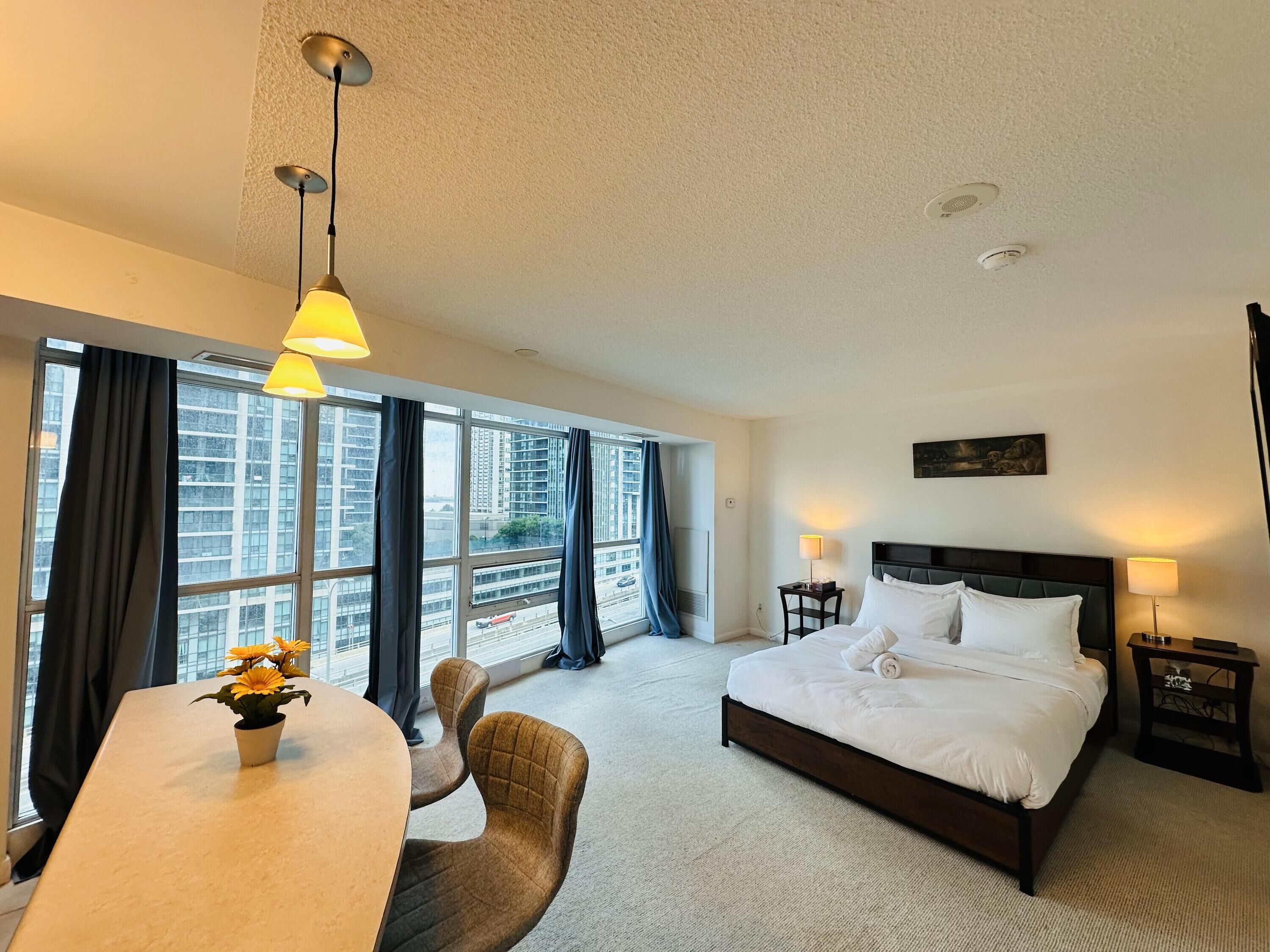 Basic Studio Suite, 1 Queen Bed, Non Smoking