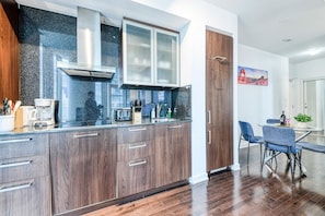 ห้องคอมฟอร์ทสวีท, เตียงควีนไซส์ 1 เตียง | ครัวส่วนตัว