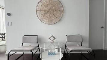 Basic-Studiosuite, 1 Queen-Bett | Wohnzimmer